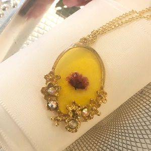 Real flower translucent resin pendant